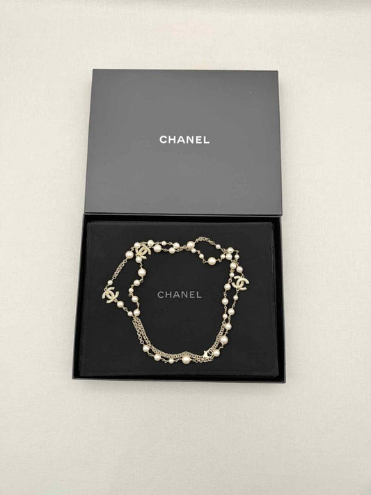 Pre-loved CHANEL Fashion Necklace at Reems Closet