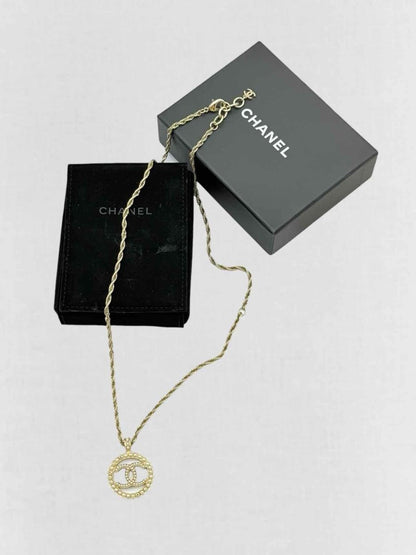 Pre - loved CHANEL Fashion Necklace at Reems Closet
