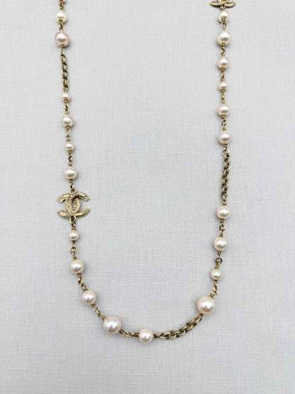 Pre-loved CHANEL Fashion Necklace at Reems Closet