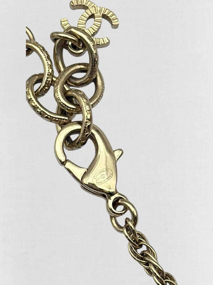 Pre - loved CHANEL Fashion Necklace at Reems Closet