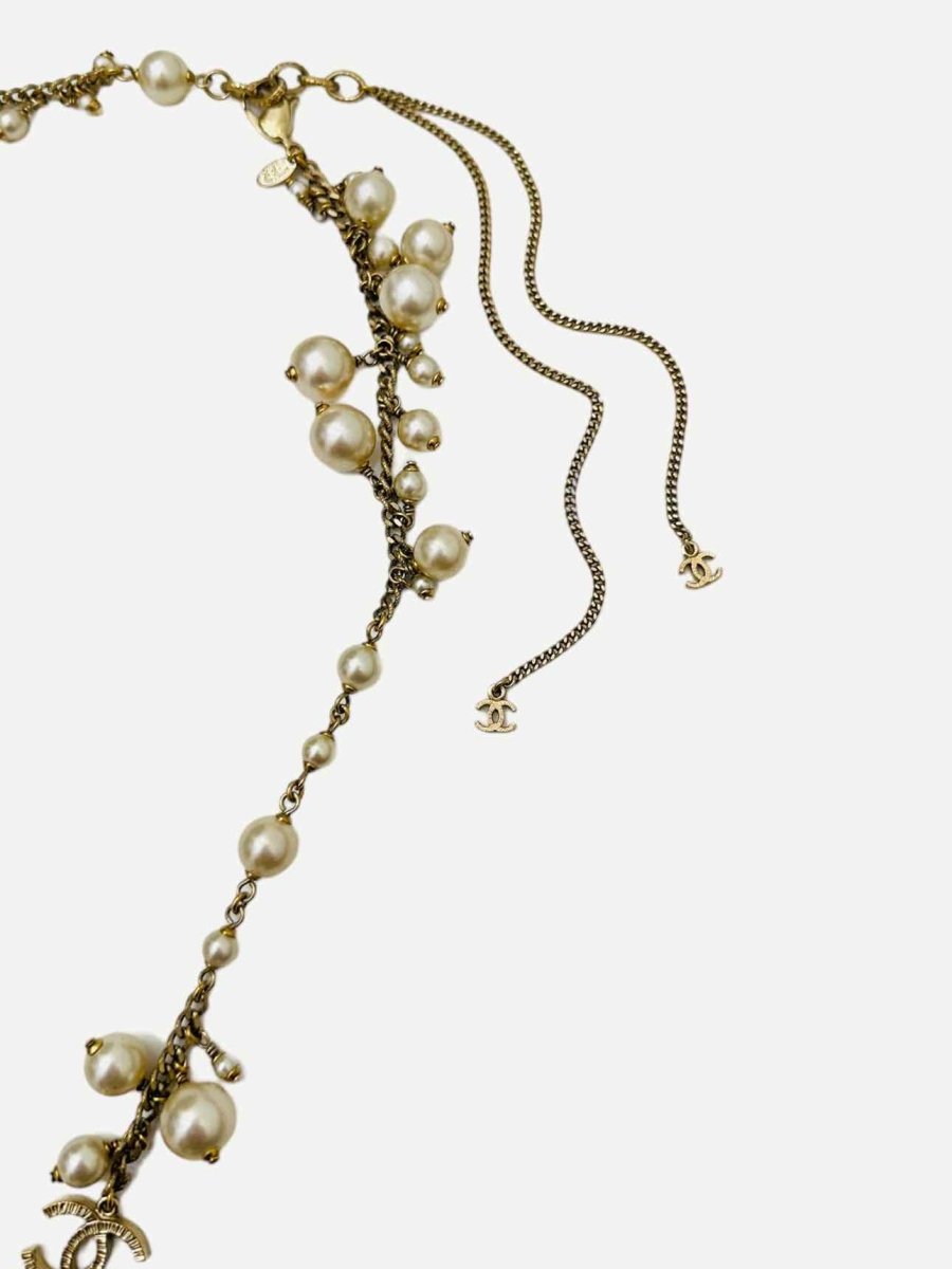 Pre-loved CHANEL Fashion Necklace at Reems Closet