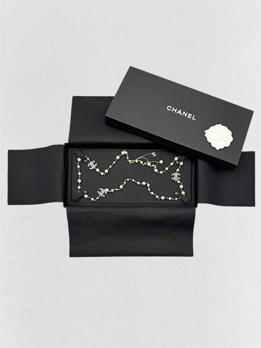 Pre-loved CHANEL Fashion Necklace at Reems Closet