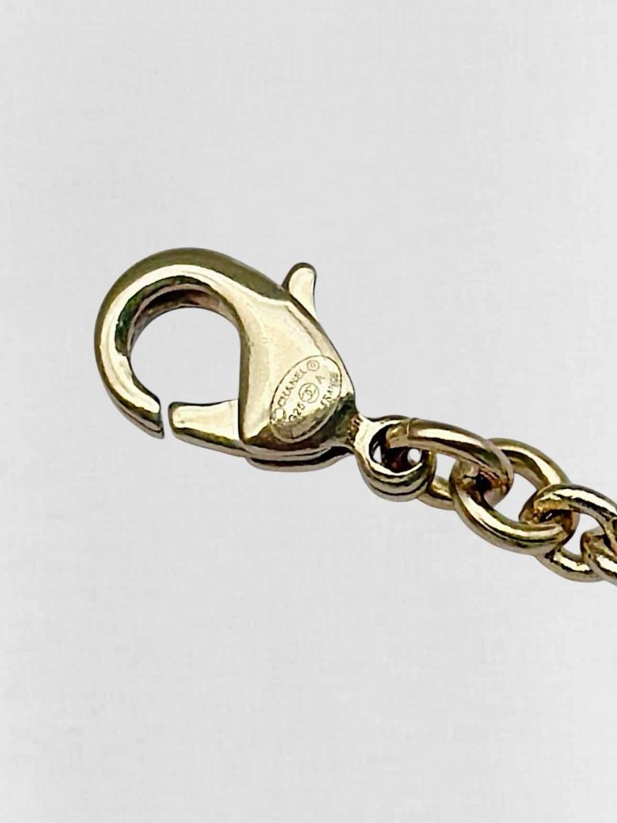 Pre - loved CHANEL Fashion Necklace at Reems Closet
