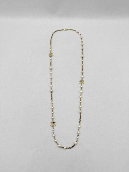 Pre-loved CHANEL Fashion Necklace at Reems Closet