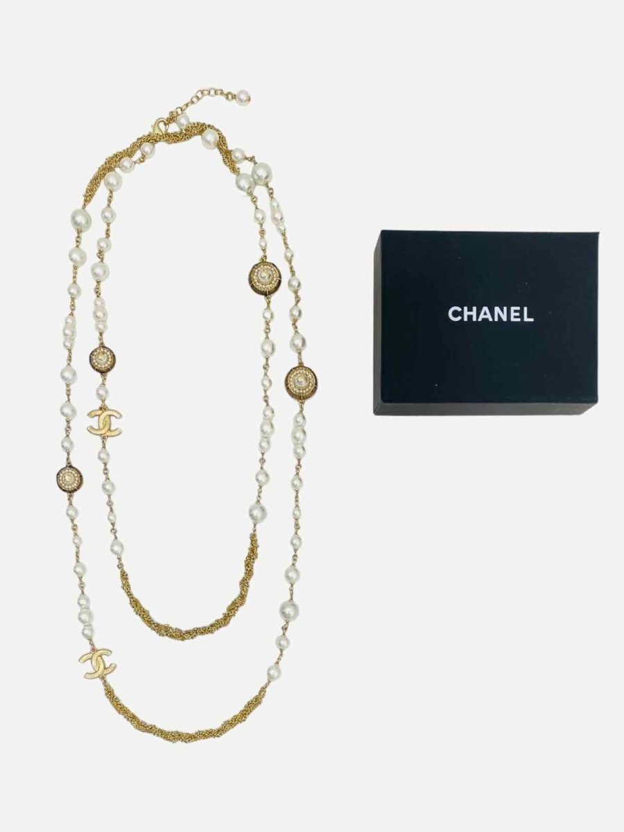 Pre - loved CHANEL Fashion Necklace at Reems Closet