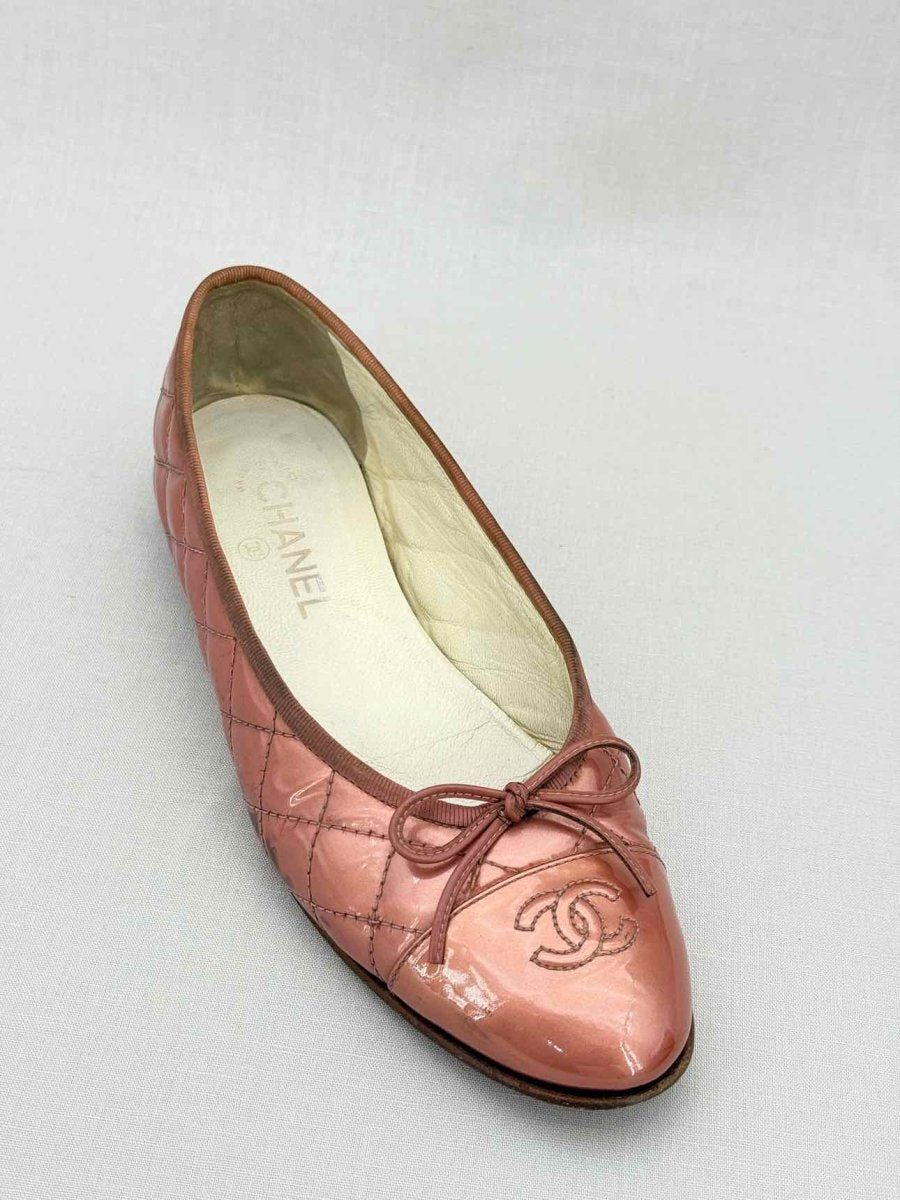Pre - loved CHANEL Metallic Pink Quilted Size EU 40 Ballerinas at Reems Closet