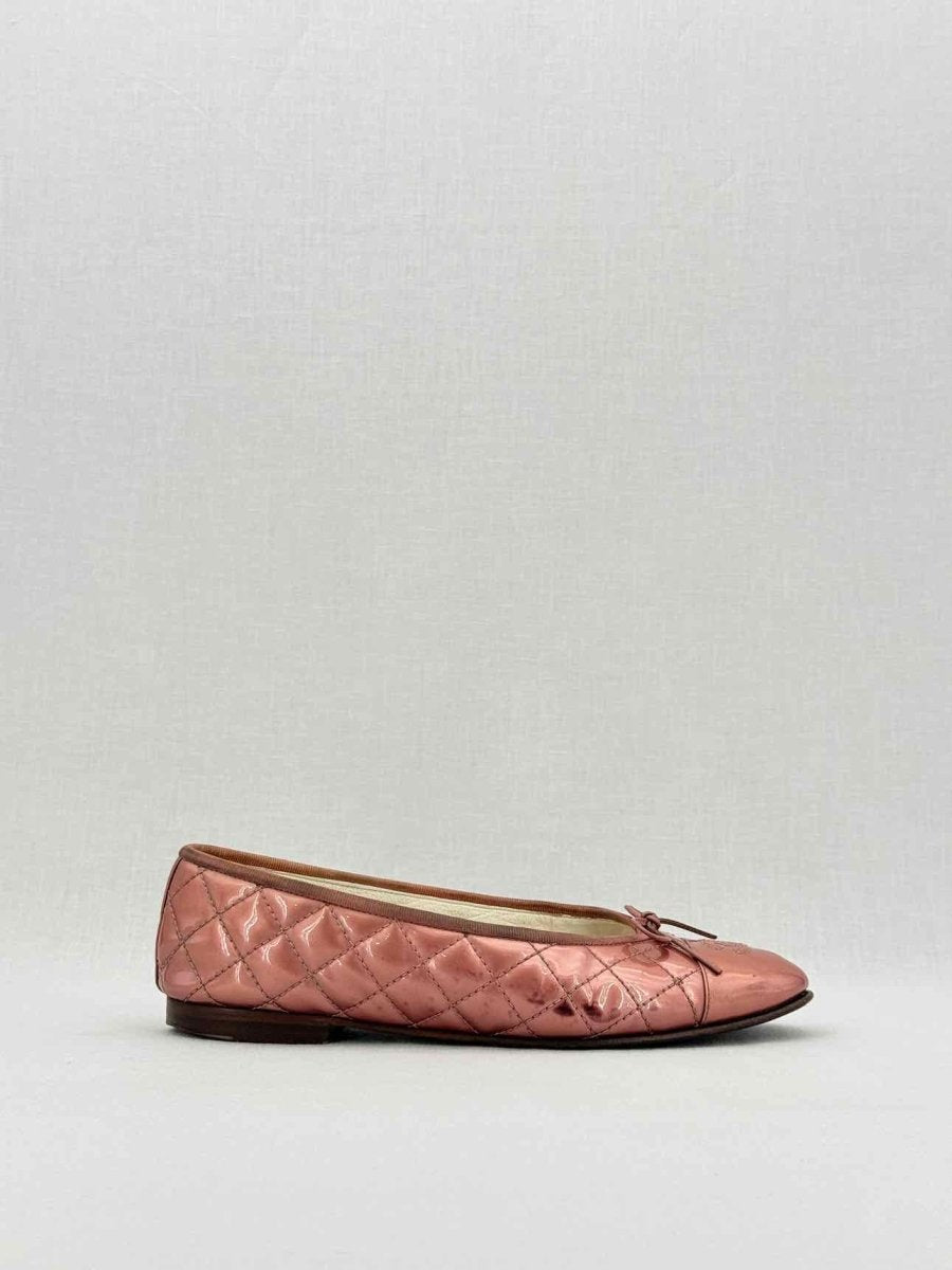 Pre - loved CHANEL Metallic Pink Quilted Size EU 40 Ballerinas at Reems Closet