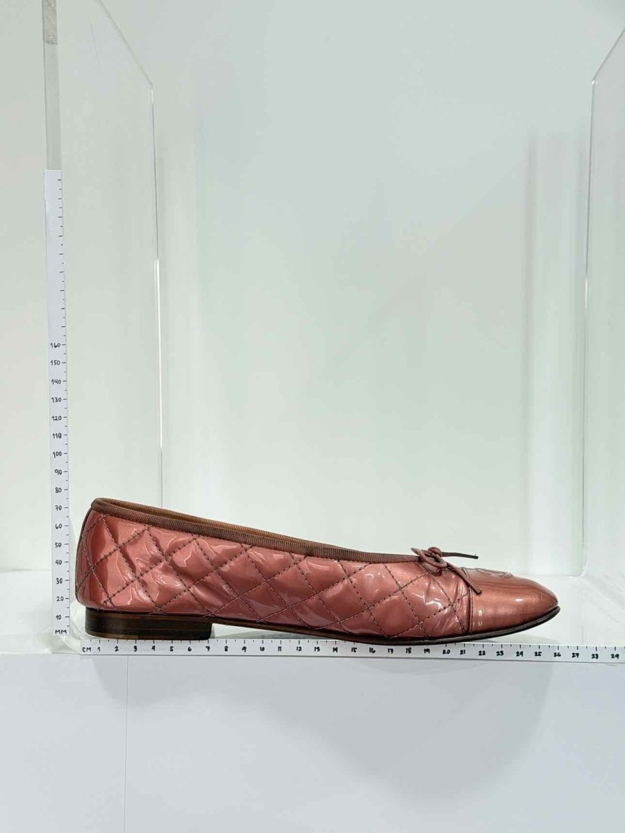Pre - loved CHANEL Metallic Pink Quilted Size EU 40 Ballerinas at Reems Closet