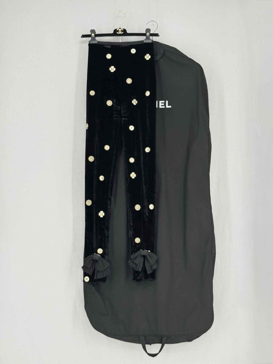 Pre - loved CHANEL Metiers d'arts Black Size US 4 Leggings at Reems Closet