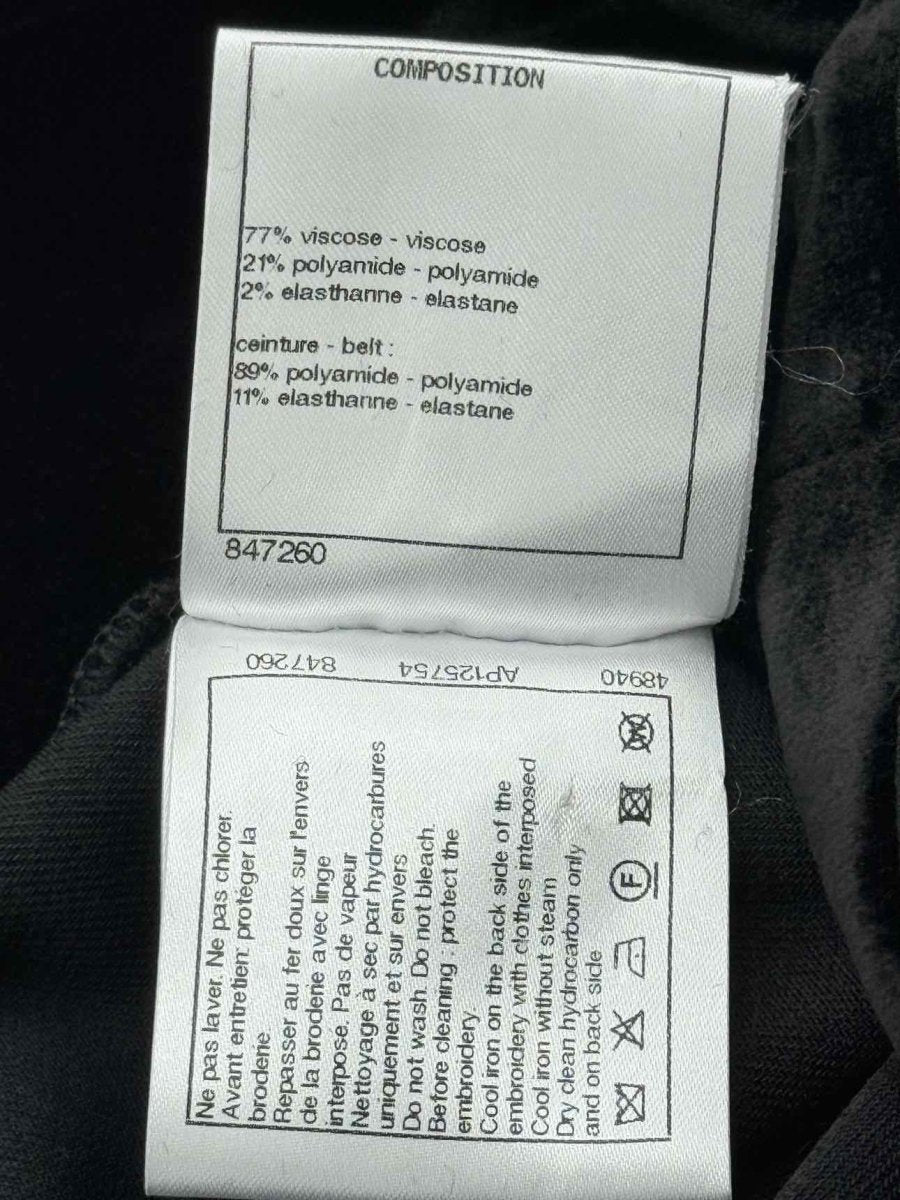 Pre - loved CHANEL Metiers d'arts Black Size US 4 Leggings at Reems Closet