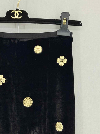 Pre - loved CHANEL Metiers d'arts Black Size US 4 Leggings at Reems Closet