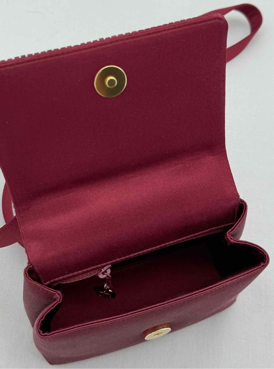 Pre - loved CHANEL Red Shoulder Bag at Reems Closet