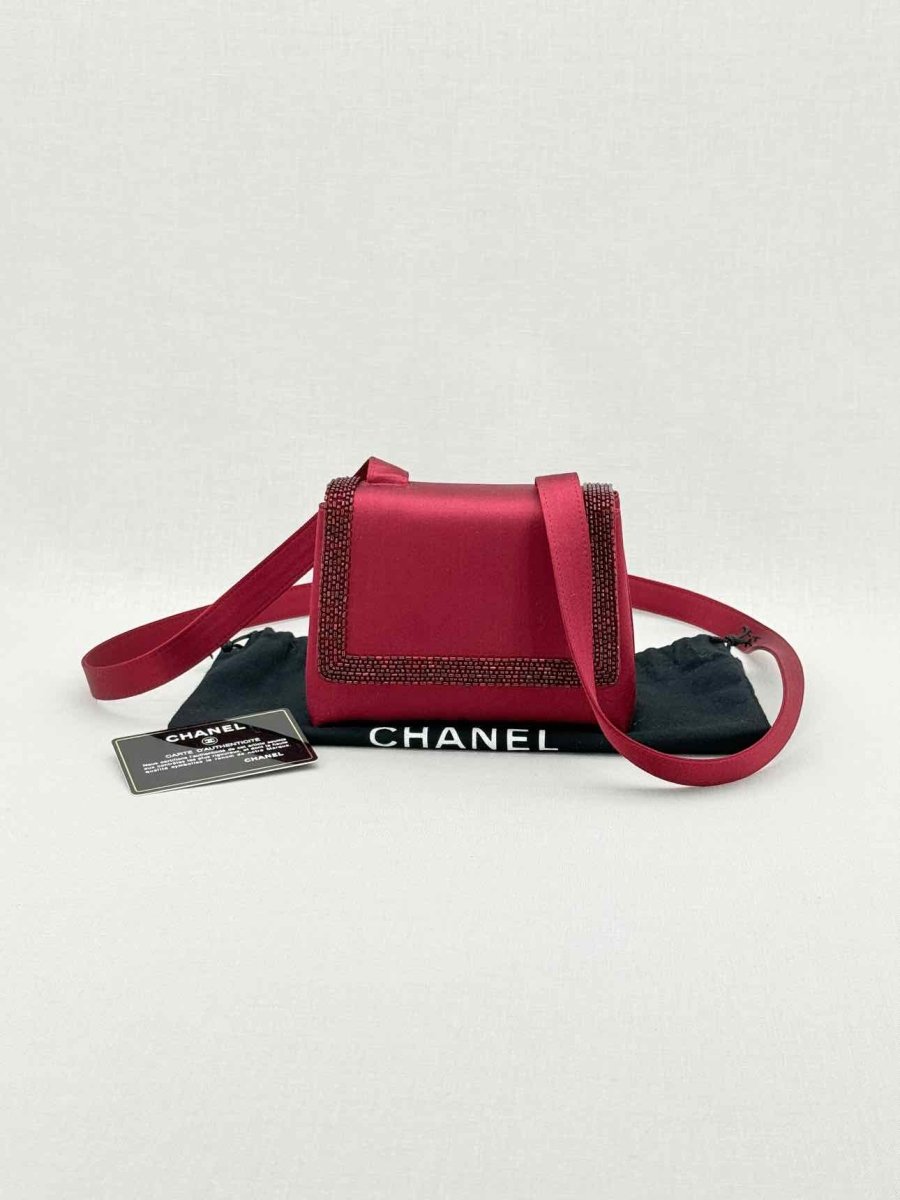 Pre - loved CHANEL Red Shoulder Bag at Reems Closet
