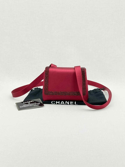 Pre - loved CHANEL Red Shoulder Bag at Reems Closet