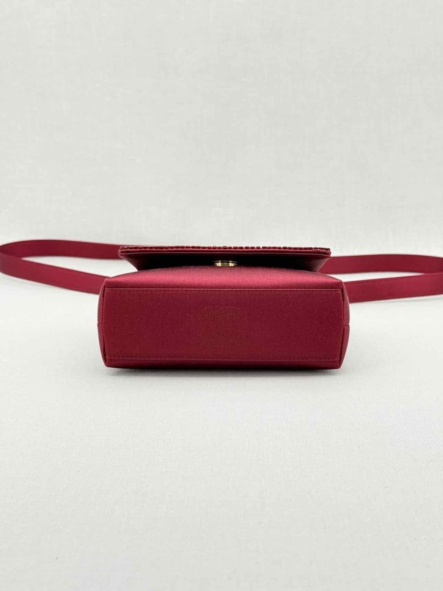 Pre - loved CHANEL Red Shoulder Bag at Reems Closet
