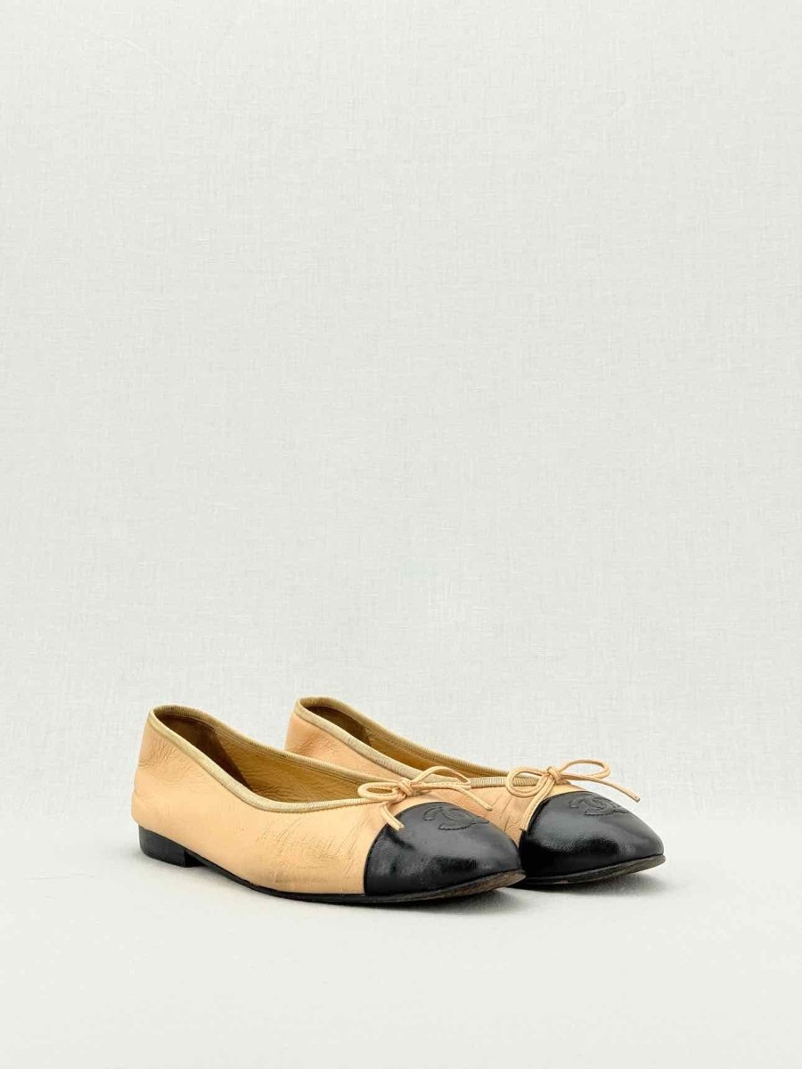 Pre - loved CHANEL Two Tone Beige & Black Size EU 36.5 Ballet Flats at Reems Closet
