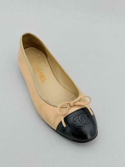 Pre - loved CHANEL Two Tone Beige & Black Size EU 36.5 Ballet Flats at Reems Closet