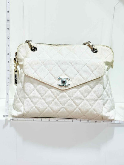 Pre - loved CHANEL Vintage White Shoulder Bag at Reems Closet