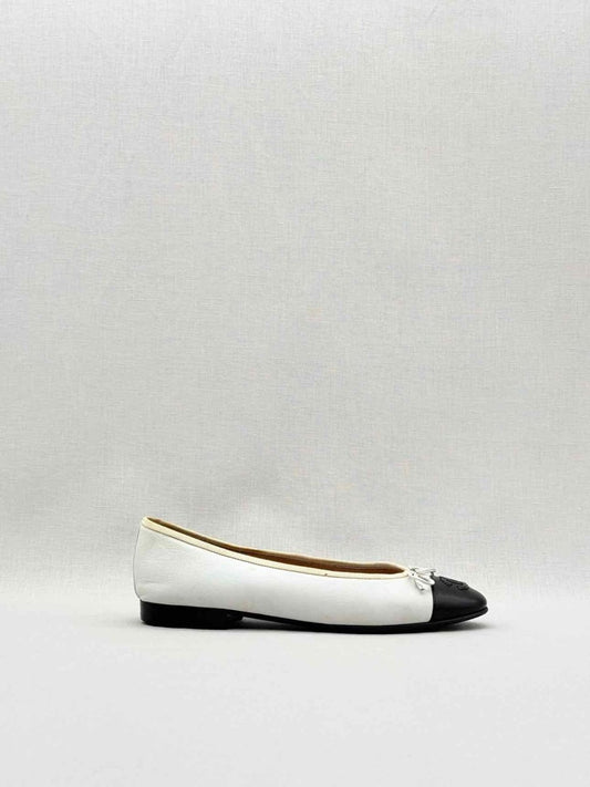 Pre - loved CHANEL White & Black Size EU 35.5 Ballet Flats at Reems Closet