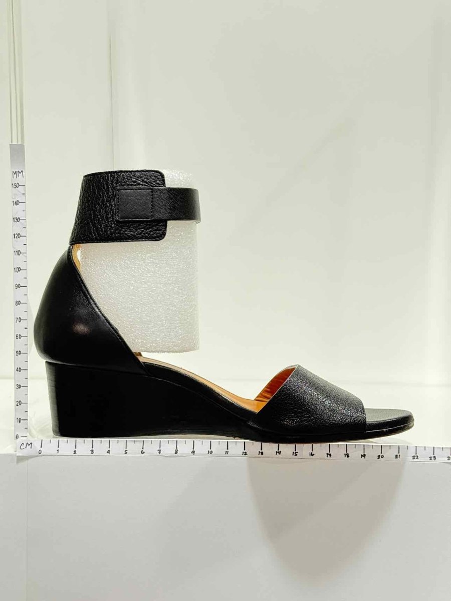 Pre - loved CHLOE Ankle Strap Black Size EU 35.5 Wedges at Reems Closet