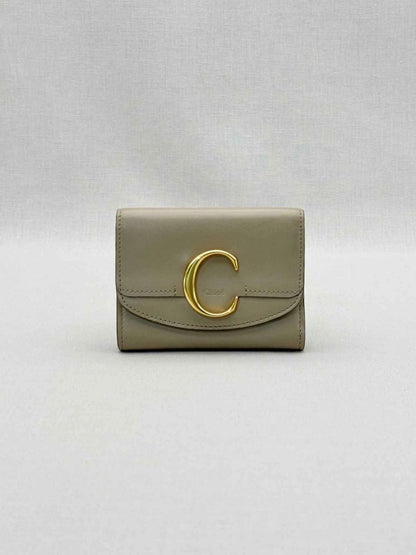Pre-loved CHLOE Beige Compact Wallet at Reems Closet