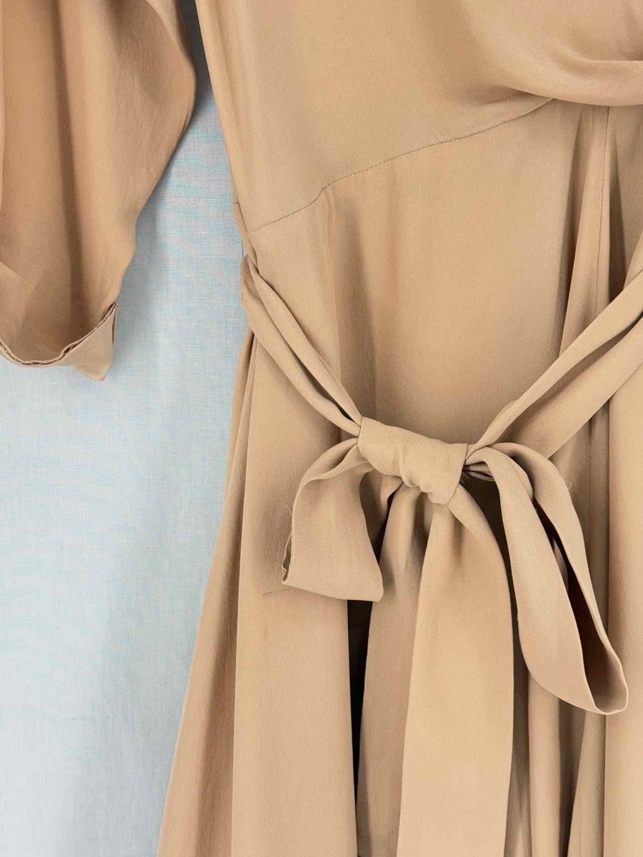 Pre - loved CHLOE Beige Size Medium Knee Length Dress at Reems Closet