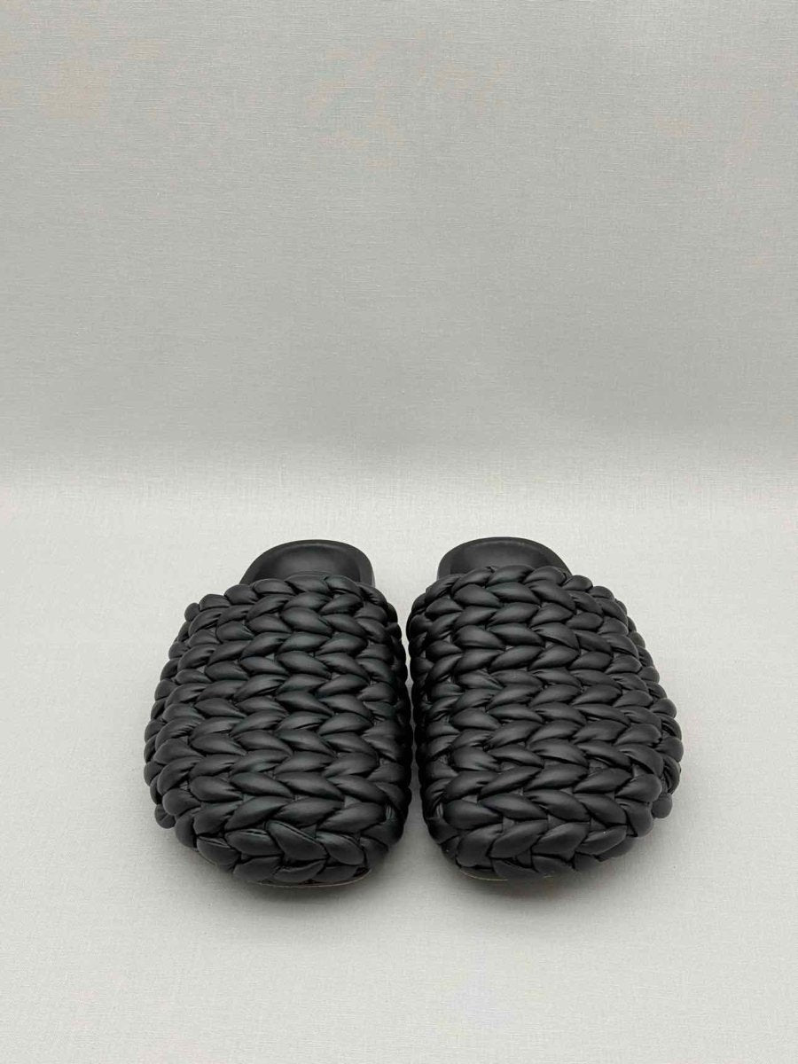 Pre-loved CHLOE Kacey Black Size EU 39 Mules at Reems Closet