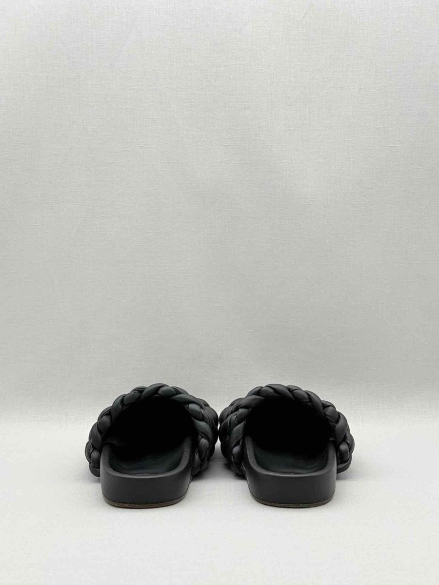 Pre-loved CHLOE Kacey Black Size EU 39 Mules at Reems Closet