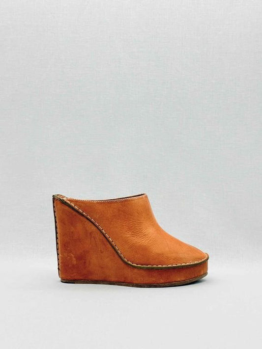 Pre-loved CHLOE Mule Clogs Tan Size EU 40 Wedges at Reems Closet
