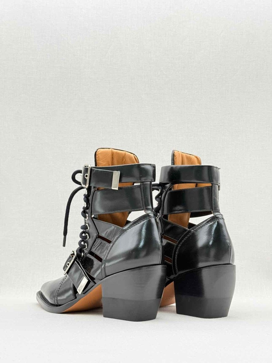 Pre - loved CHLOE Rylee Black Size EU 39 Ankle Boots at Reems Closet