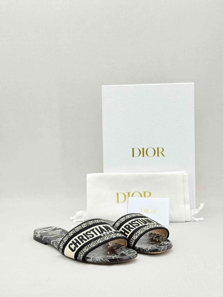 Pre - loved CHRISTIAN DIOR Dway Logo Size EU 38.5 Flat Shoes at Reems Closet