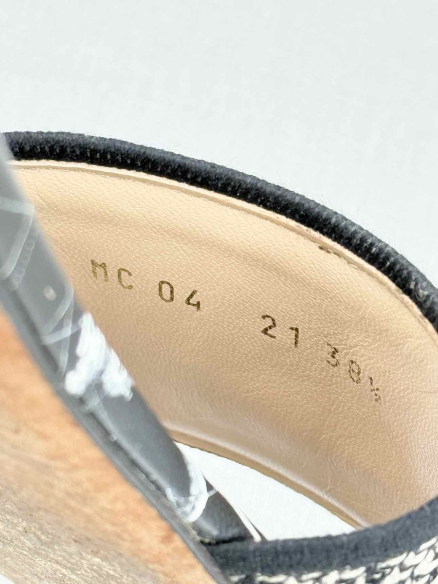 Pre - loved CHRISTIAN DIOR Dway Logo Size EU 38.5 Flat Shoes at Reems Closet