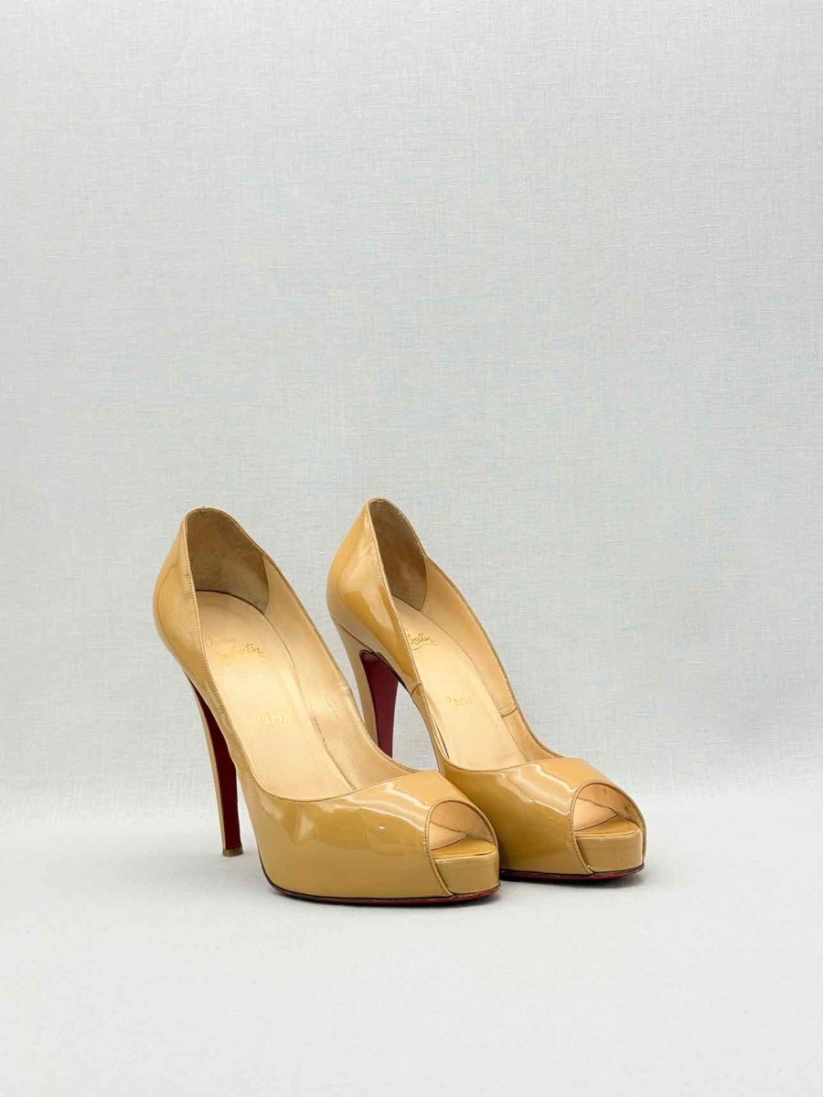 Pre-loved CHRISTIAN LOUBOUTIN Beige Size EU 40 Pumps at Reems Closet