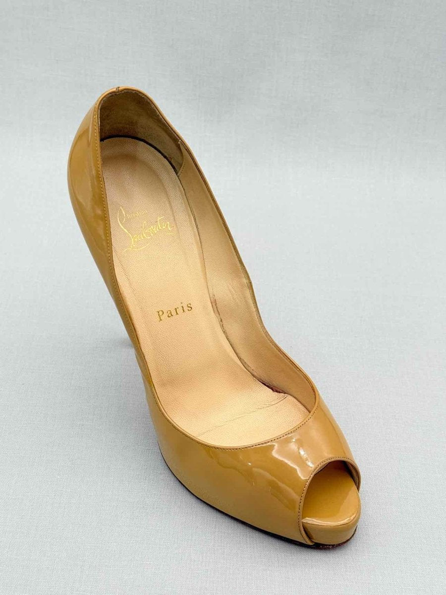 Pre-loved CHRISTIAN LOUBOUTIN Beige Size EU 40 Pumps at Reems Closet