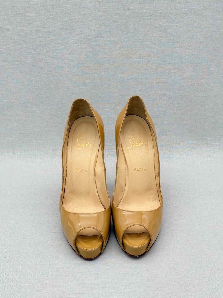 Pre-loved CHRISTIAN LOUBOUTIN Beige Size EU 40 Pumps at Reems Closet