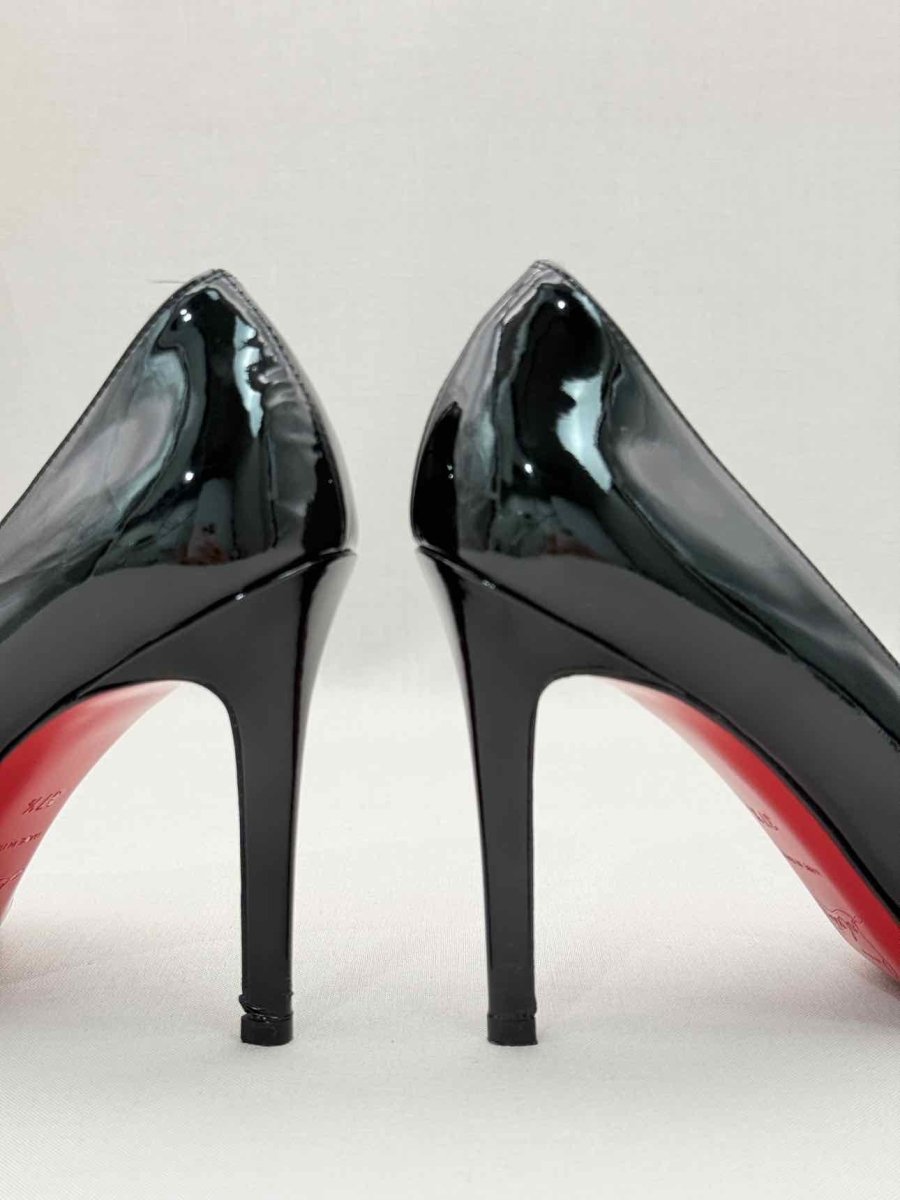 Pre-loved CHRISTIAN LOUBOUTIN Black Size EU 37.5 Pumps at Reems Closet