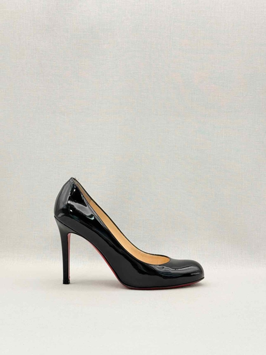 Pre-loved CHRISTIAN LOUBOUTIN Black Size EU 37.5 Pumps at Reems Closet