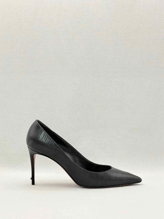 Pre-loved CHRISTIAN LOUBOUTIN Black Size EU 40 Pumps at Reems Closet