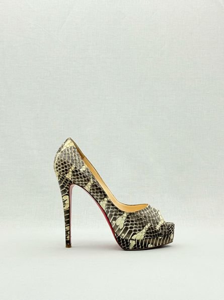 Pre - loved CHRISTIAN LOUBOUTIN Cream & Brown Size EU 39 Pumps at Reems Closet