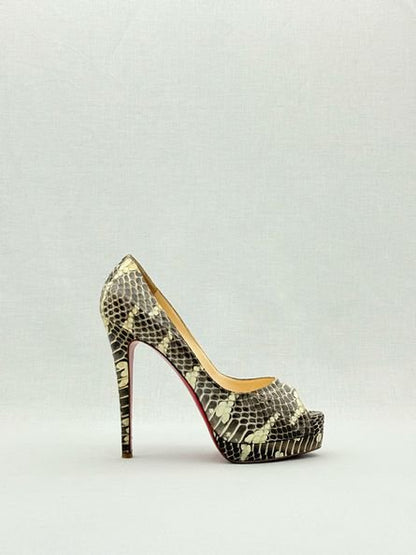 Pre - loved CHRISTIAN LOUBOUTIN Cream & Brown Size EU 39 Pumps at Reems Closet