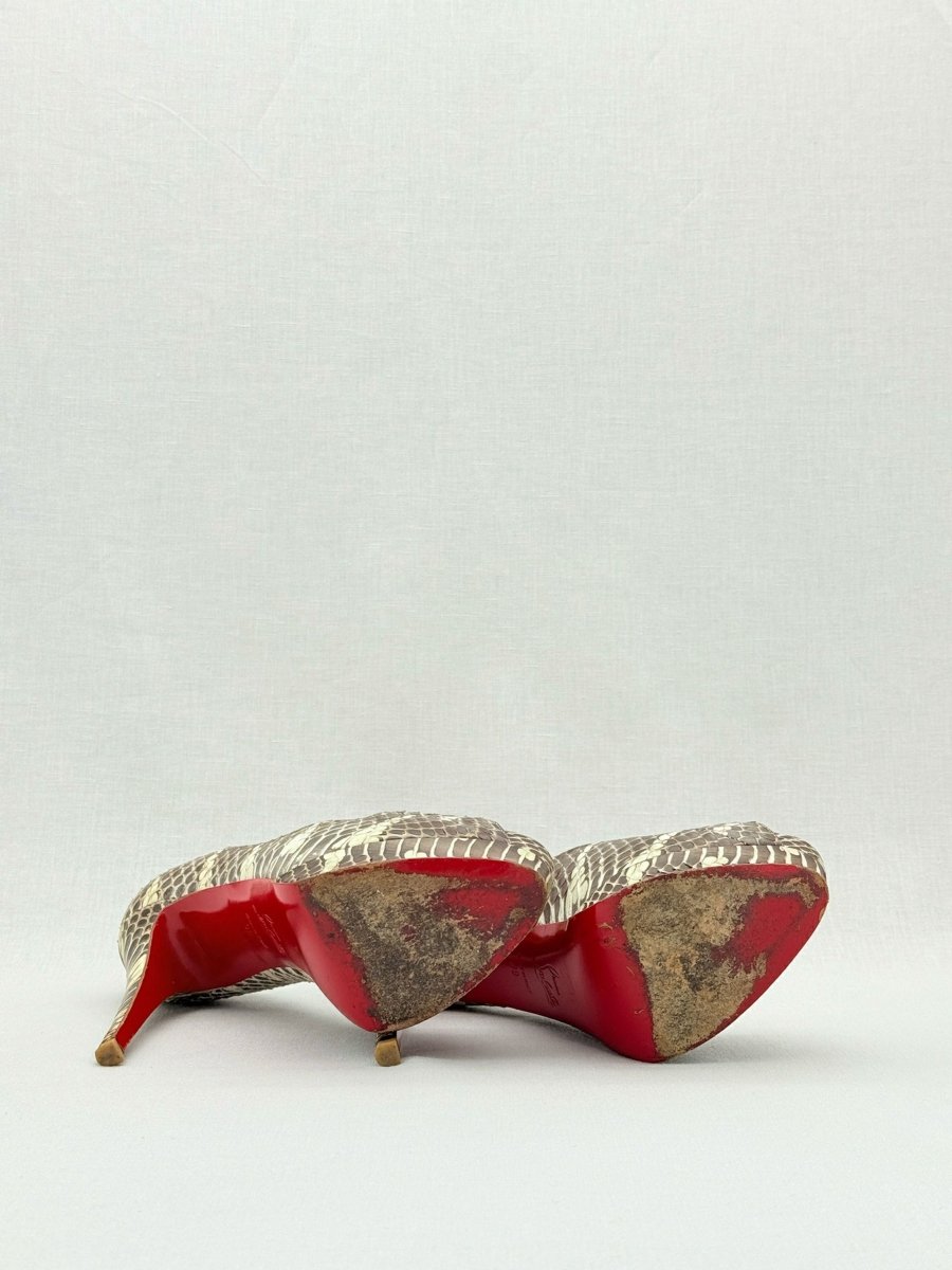 Pre - loved CHRISTIAN LOUBOUTIN Cream & Brown Size EU 39 Pumps at Reems Closet