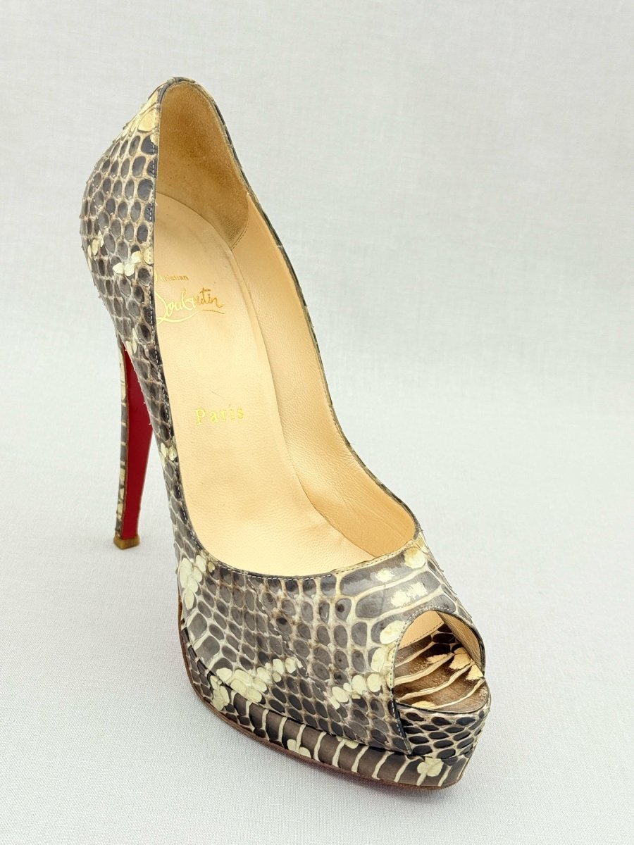 Pre - loved CHRISTIAN LOUBOUTIN Cream & Brown Size EU 39 Pumps at Reems Closet