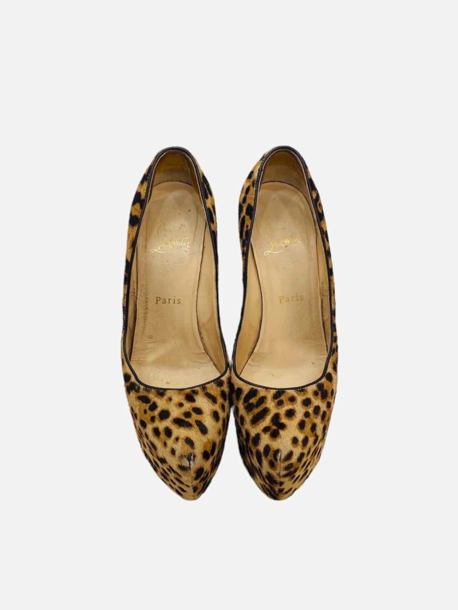 Pre - loved CHRISTIAN LOUBOUTIN Daffodile Beige & Black Pumps 38.5 at Reems Closet