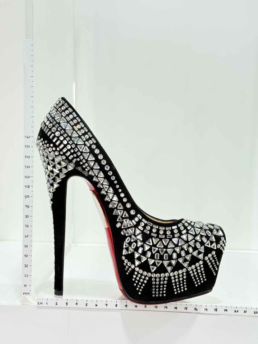 Pre - loved CHRISTIAN LOUBOUTIN Daffodile Black Size EU 35.5 Pumps at Reems Closet