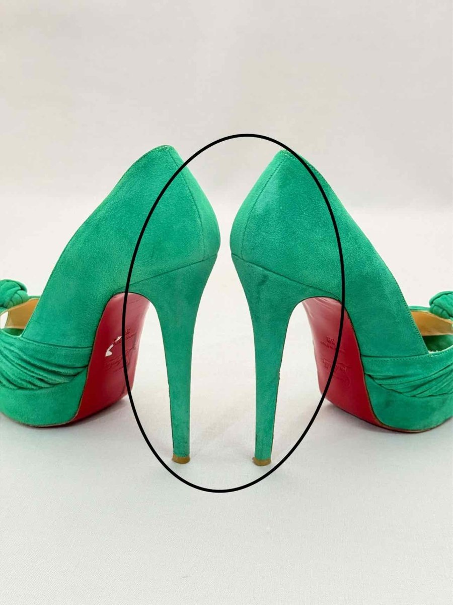 Pre-loved CHRISTIAN LOUBOUTIN Greissimo Green Size EU 38 Pumps at Reems Closet