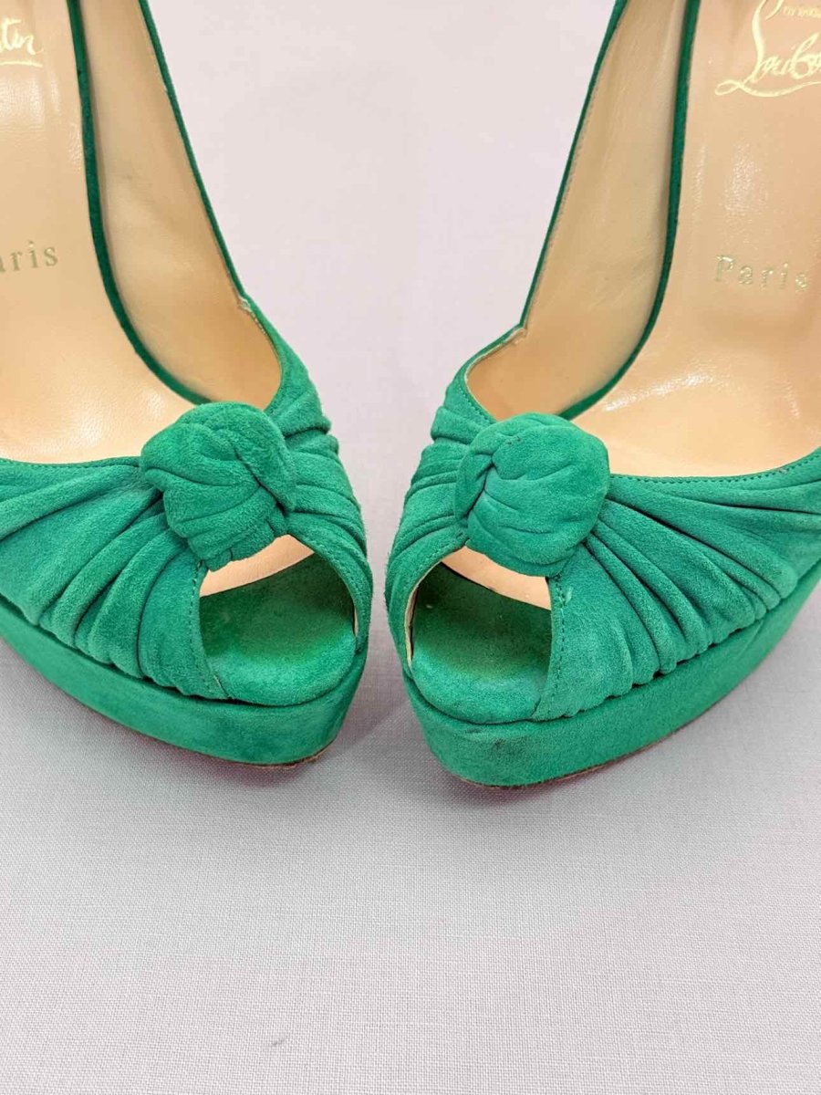 Pre-loved CHRISTIAN LOUBOUTIN Greissimo Green Size EU 38 Pumps at Reems Closet