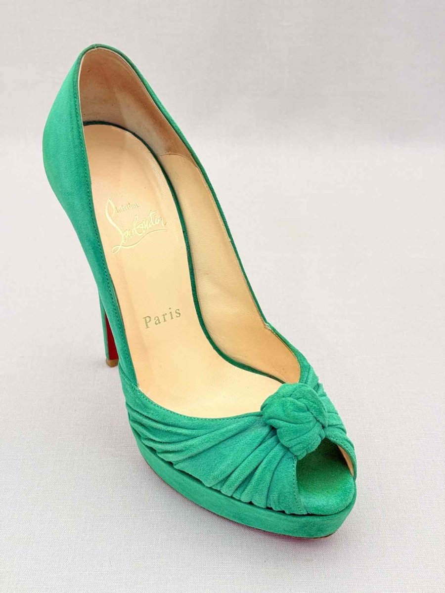 Pre-loved CHRISTIAN LOUBOUTIN Greissimo Green Size EU 38 Pumps at Reems Closet
