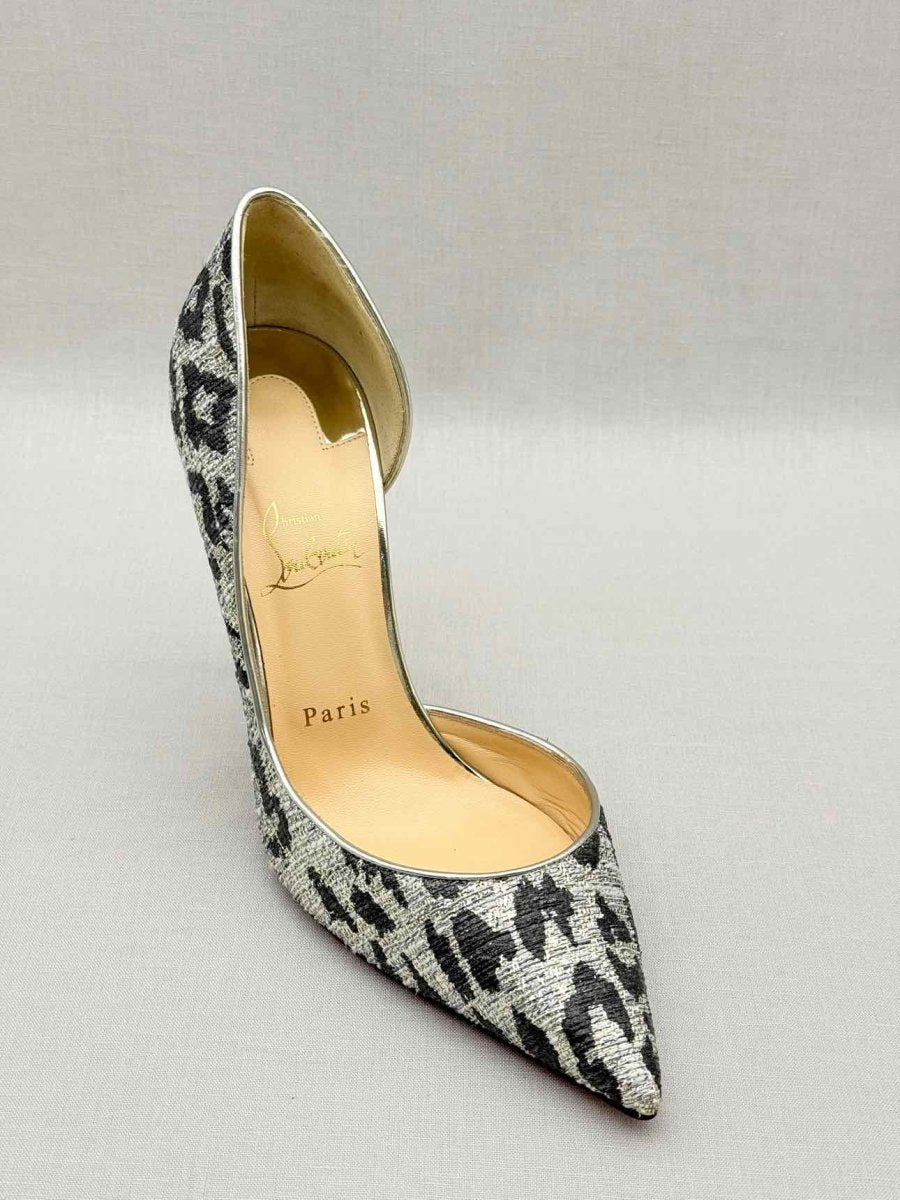 Pre - loved CHRISTIAN LOUBOUTIN Iriza Size EU 39.5 Pumps at Reems Closet