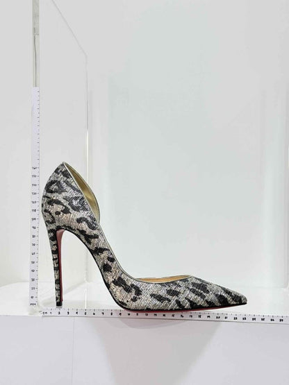 Pre - loved CHRISTIAN LOUBOUTIN Iriza Size EU 39.5 Pumps at Reems Closet