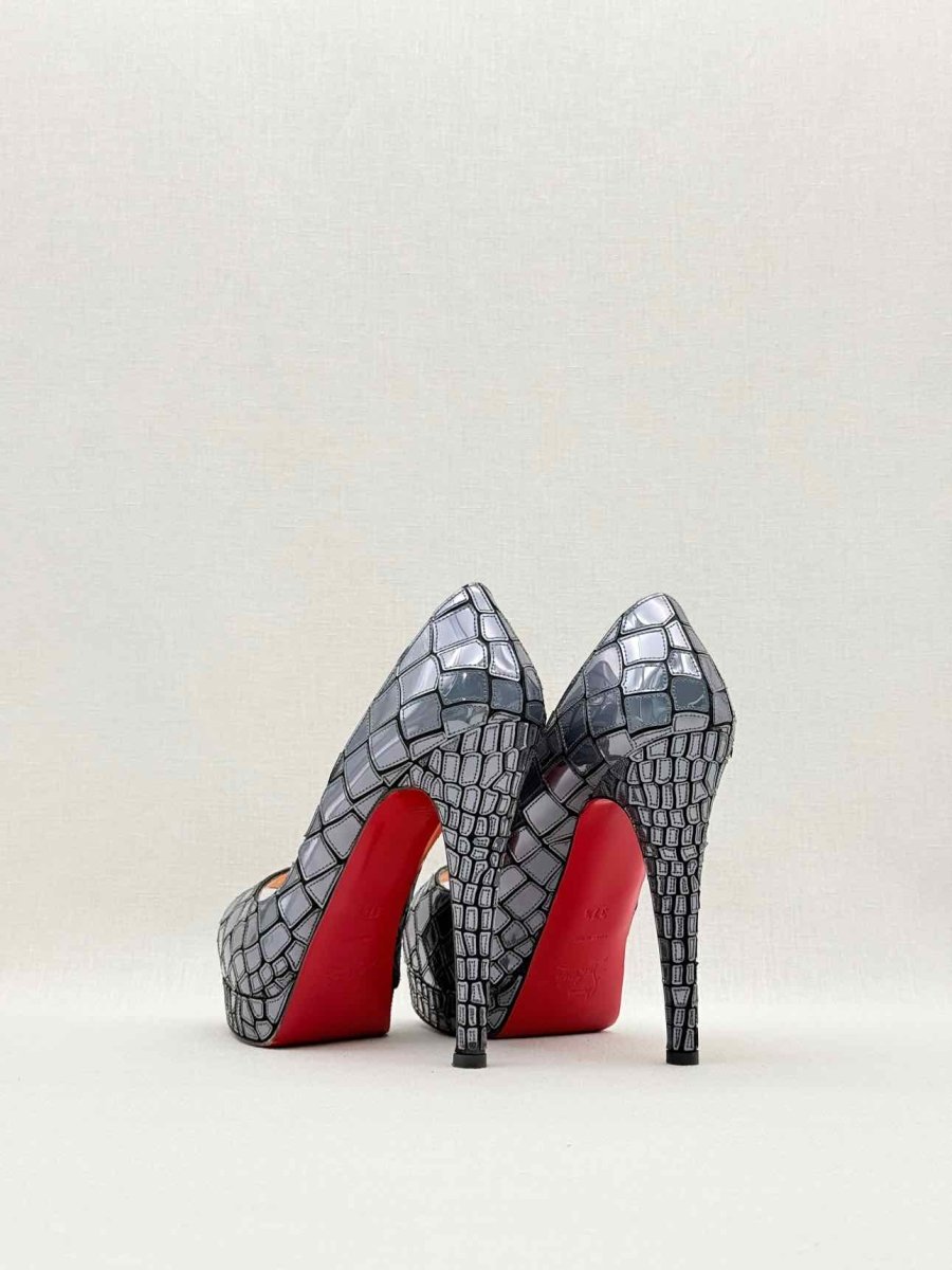 Pre - loved CHRISTIAN LOUBOUTIN Size EU 37.5 Pumps at Reems Closet